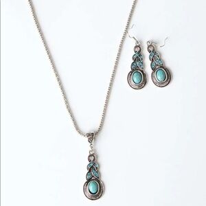 Boutique vintage look necklace earring set